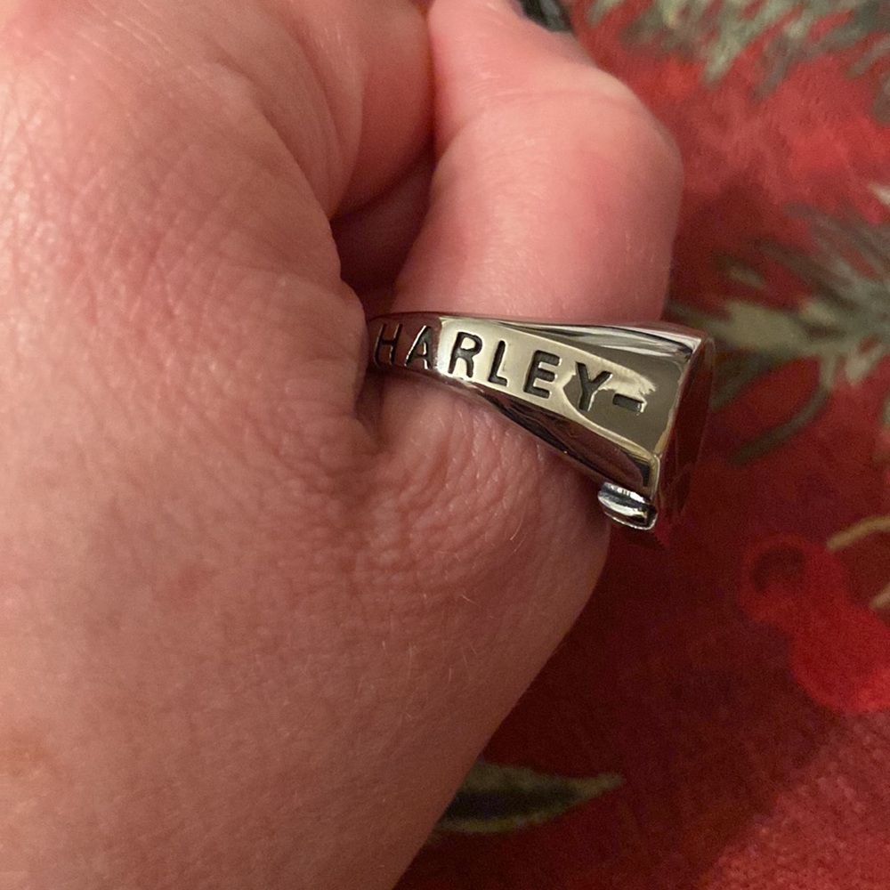- Willie G Rings - Picture 5 of 6